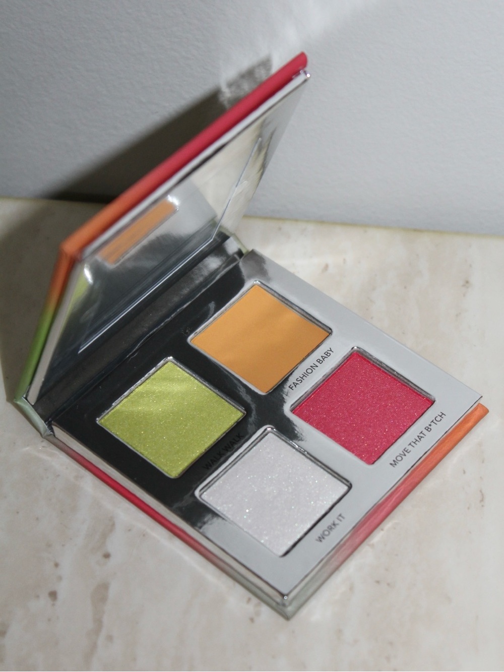 Haus Labs by Lady Gaga 4WAY 'Runway' Eyeshadow Palette - Picture 14 of 16